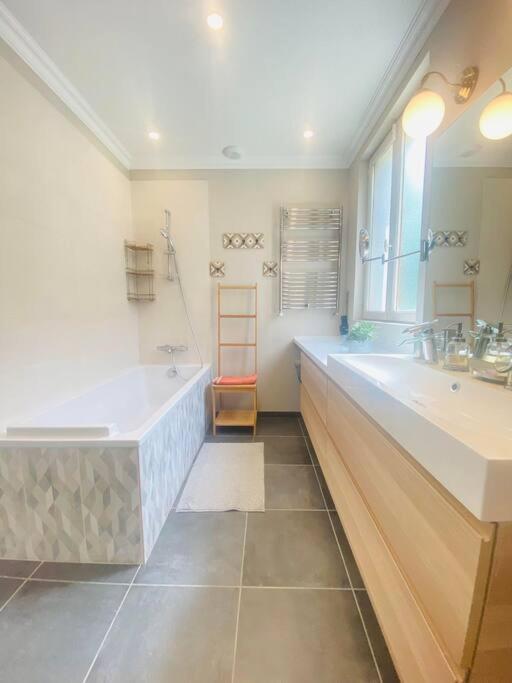 Cocon Familial Apartment Лаон Екстериор снимка