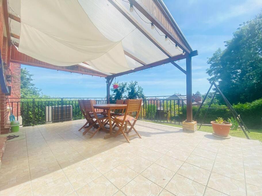 Cocon Familial Apartment Лаон Екстериор снимка