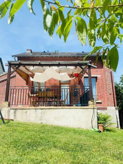 Cocon Familial Apartment Лаон Екстериор снимка