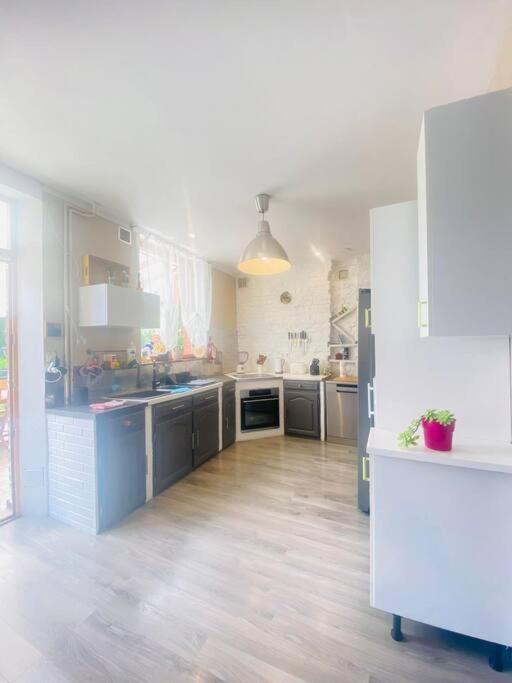Cocon Familial Apartment Лаон Екстериор снимка