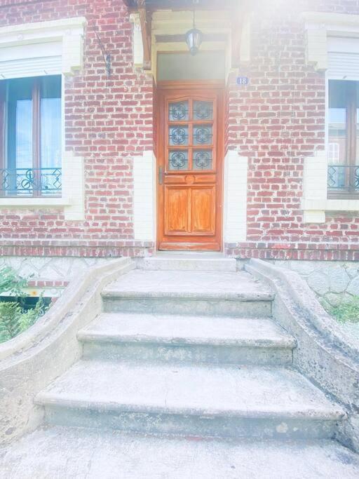 Cocon Familial Apartment Лаон Екстериор снимка